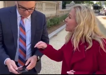“You’re A Liar!” Marjorie Taylor Greene Slams Jim Acosta “People Don’t Like You!”