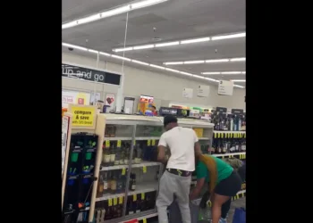 Video: Smash & Grab Looters Strike CVS In Fresno, Leave With Bags Full Of Booze