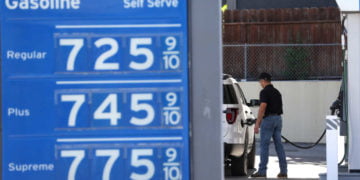 Price At The Pump Reaches New Record High Sunday Morning