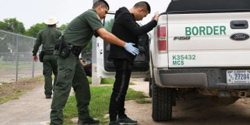 Gov. Abbott Directs Texas Law Enforcement To Return Illegal Migrants To U.S – Mexico Border