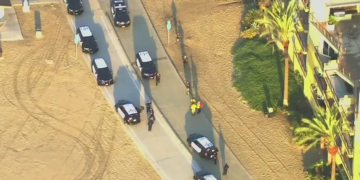 One Person Is Dead, Three Others Injured After Suspect Runs Along Beach Stabbing Victims