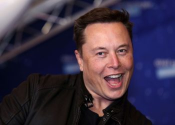 Elon Musk To Reverse Lifetime Bans For Twitter Users, Names Himself CEO