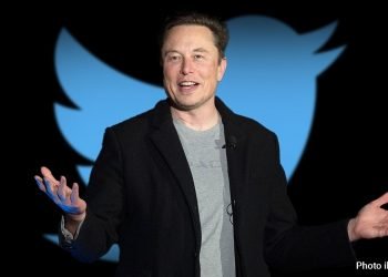 Elon Musk Boots Twitter’s Board, Makes Himself ‘Sole Director’