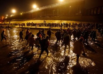 Locals Angry As illegal Migrants Flood El Paso Airport & Streets, Receive ‘Free’ Food, Healthcare, Transportation On Taxpayer Dime